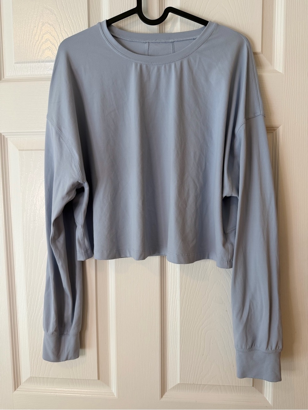 Lululemon Light Blue Icy Women's Long Sleeve Cropped Top